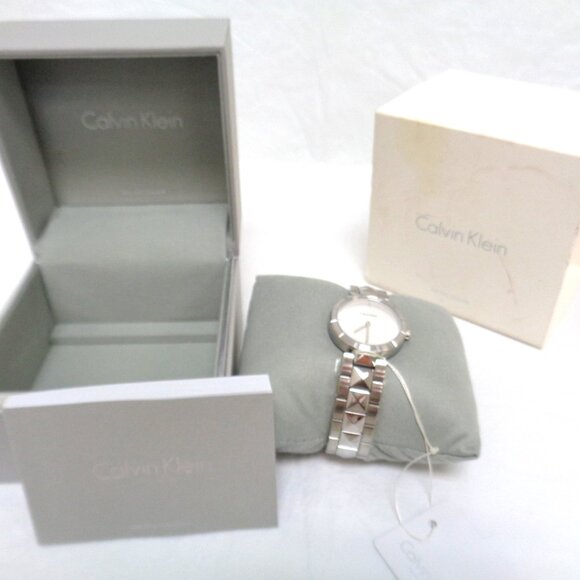 Women's Calvin Klein Watch K5T 331 Silver Stainless Steel Pyramid Studs NWT - Picture 3 of 10